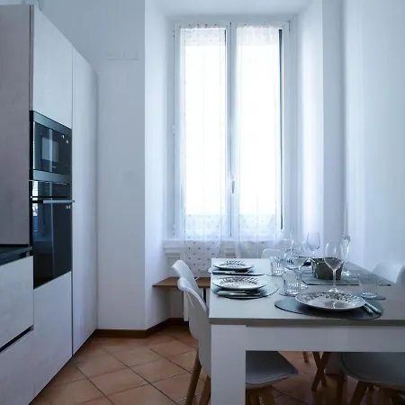 Wonderful Downtown Apartment-Hd Netflix, King-Size Bed, Two Minutes' Walk From Metro Milan Exterior photo